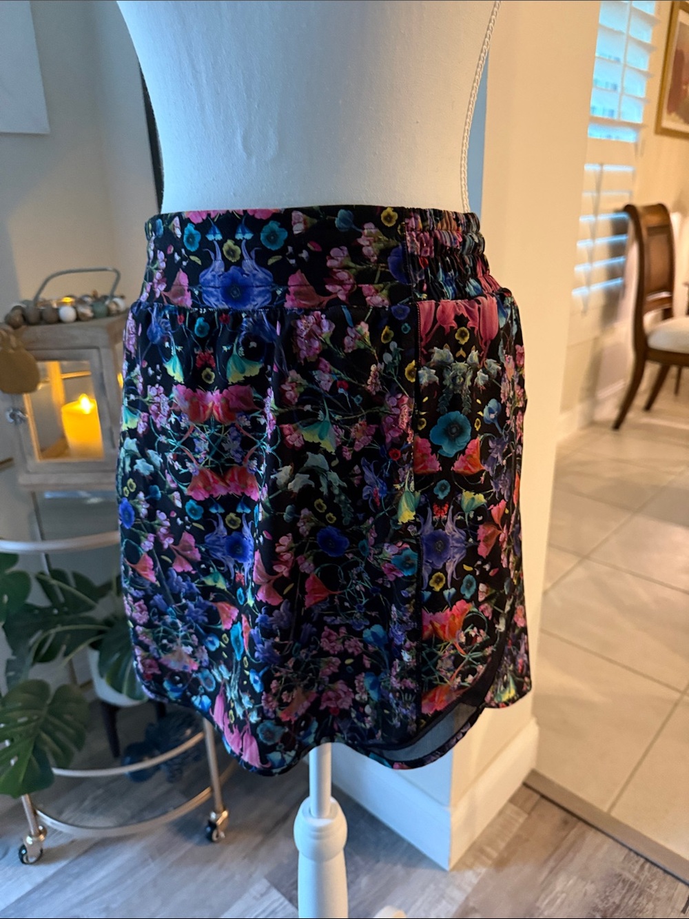 lululemon athletica Black Floral Active Skirt with Purple and Blue Blooms